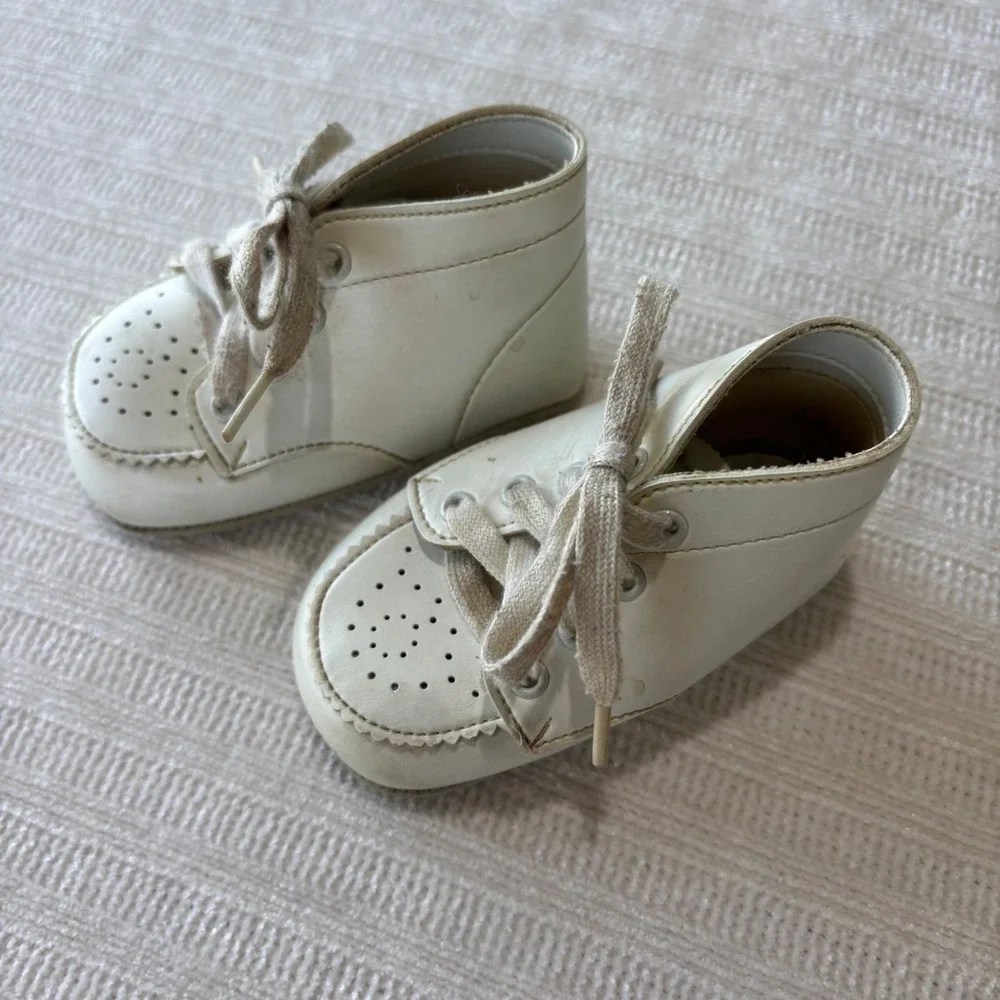 Vintage White Leather Baby Walking Shoes High Top Perforated Lace Up Soft Sole